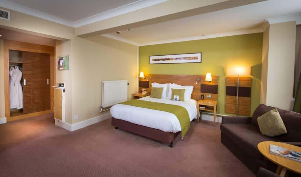 crowne plaza hotels chester city centre hotels bedroom