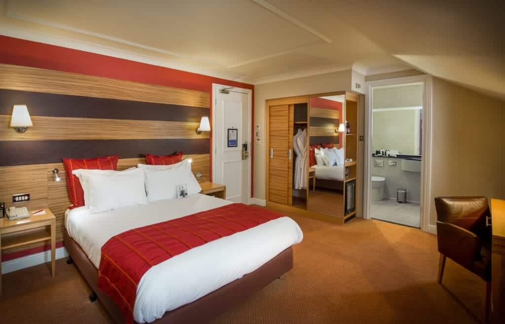 crowne plaza hotels chester city centre hotels classic bedroom 