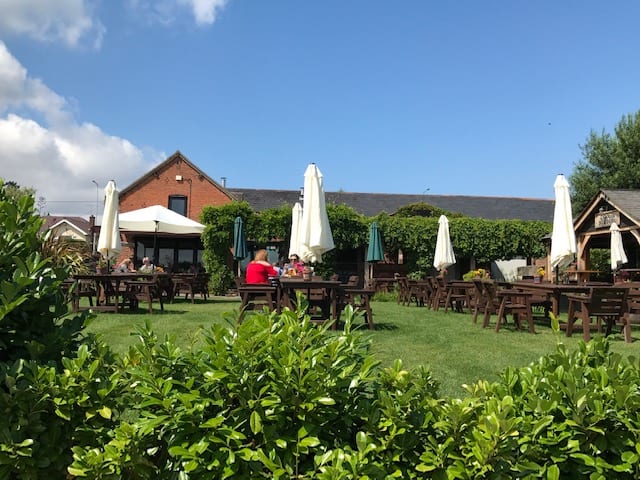 The Chester Fields Country Pub And Restaurant Outside Space