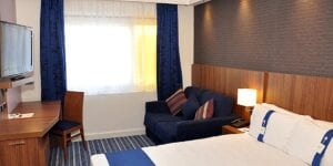 holiday inn express chester racecourse rooms