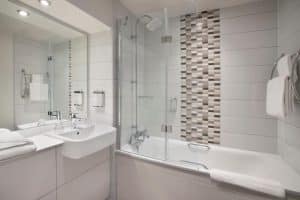 leonardo hotel chester bathrooms